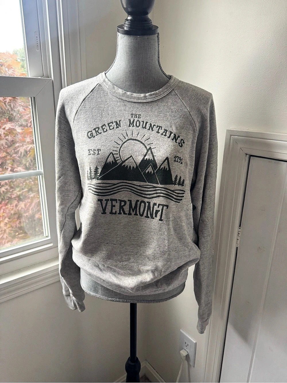 Royal Apparel Vermont Green Mountains Gray Crewneck Sweatshirt Large